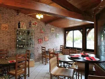 Отель Logis Des Nations Berry-au-Bac
