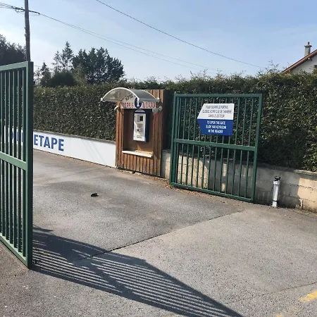 Logis Des Nations 2* Berry-au-Bac